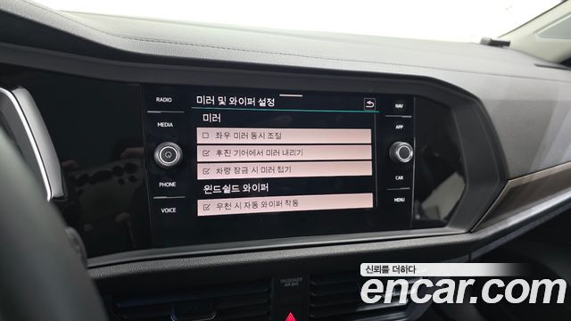 Volkswagen Jetta 2021 — photo 21
