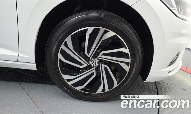 Volkswagen Jetta 2021 — photo 7