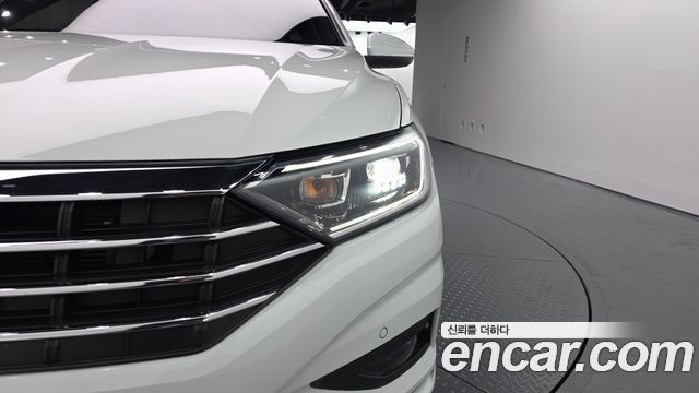 Volkswagen Jetta 2021 — photo 8