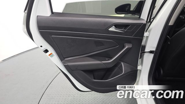 Volkswagen Jetta 2021 — photo 15