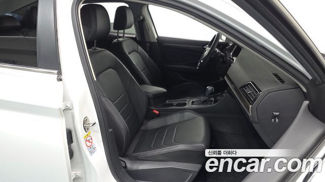 Volkswagen Jetta 2021 — photo 16