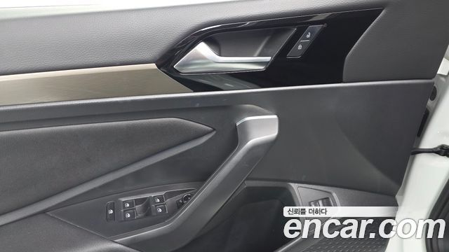 Volkswagen Jetta 2021 — photo 27