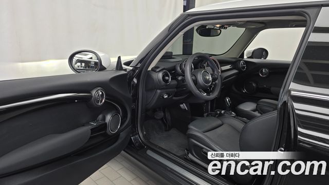Mini Cooper 2020 — photo 13