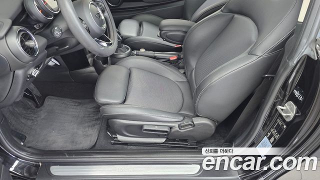 Mini Cooper 2020 — photo 23