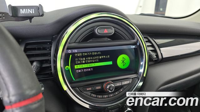 Mini Cooper 2020 — photo 24