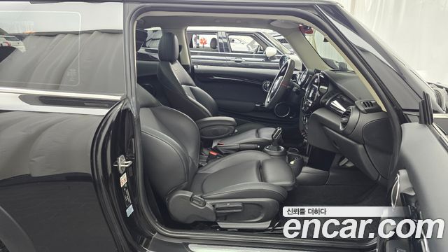 Mini Cooper 2020 — photo 16
