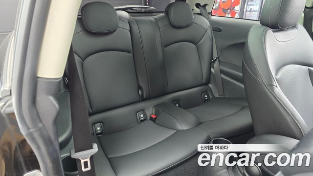 Mini Cooper 2020 — photo 27