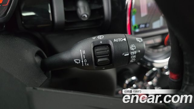 Mini Cooper 2020 — photo 28