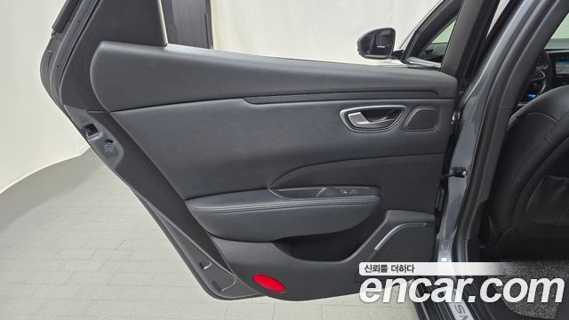 Renault Korea SM6 2021 — photo 15