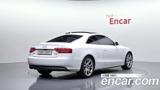 Audi A5 2011 — photo 2