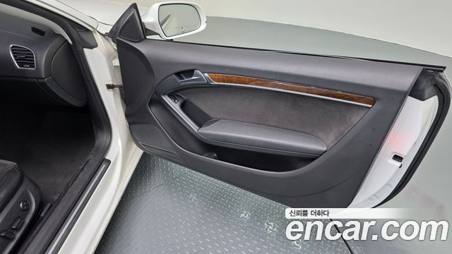 Audi A5 2011 — photo 14