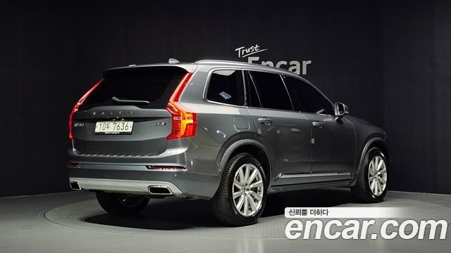Volvo XC90 2018 — photo 2