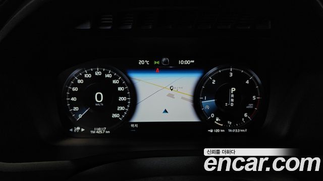 Volvo XC90 2018 — photo 11