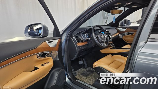 Volvo XC90 2018 — photo 13