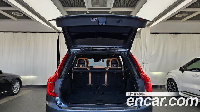 Volvo XC90 2018 — photo 26