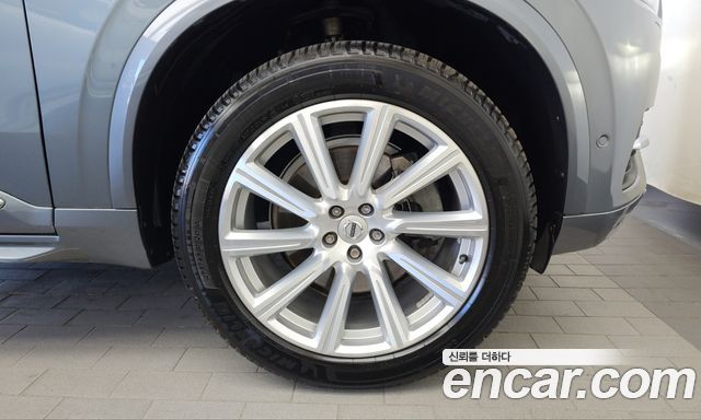 Volvo XC90 2018 — photo 7