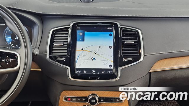 Volvo XC90 2018 — photo 27