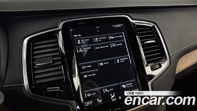 Volvo XC90 2018 — photo 32