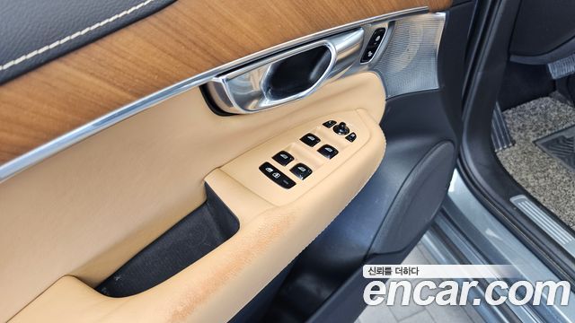 Volvo XC90 2018 — photo 36