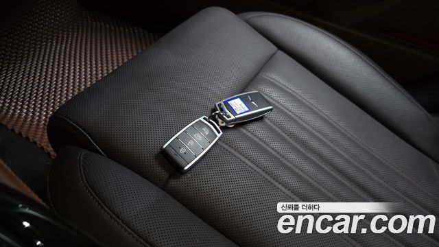Genesis G90 2019 — photo 18