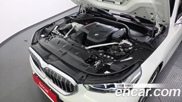 BMW 5-Series 2024 — photo 6
