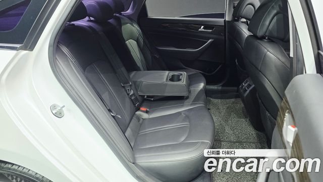 Hyundai Sonata 2015 — photo 17
