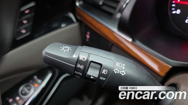 Kia K7 2017 — photo 29