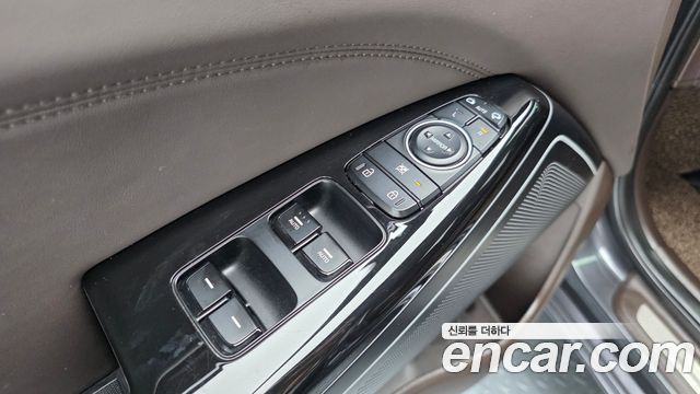 Kia K7 2017 — photo 30
