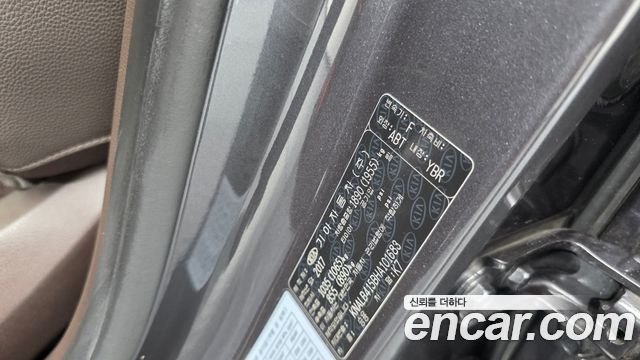 Kia K7 2017 — photo 31