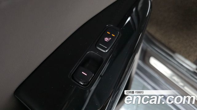 Kia K7 2017 — photo 33