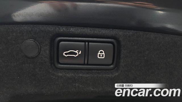Kia K7 2017 — photo 36