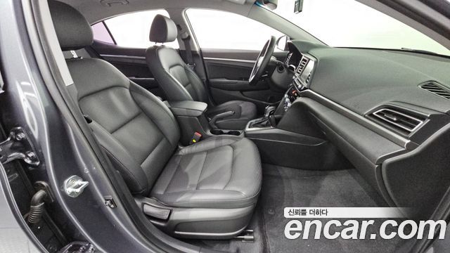 Hyundai AVANTE 2020 — photo 11
