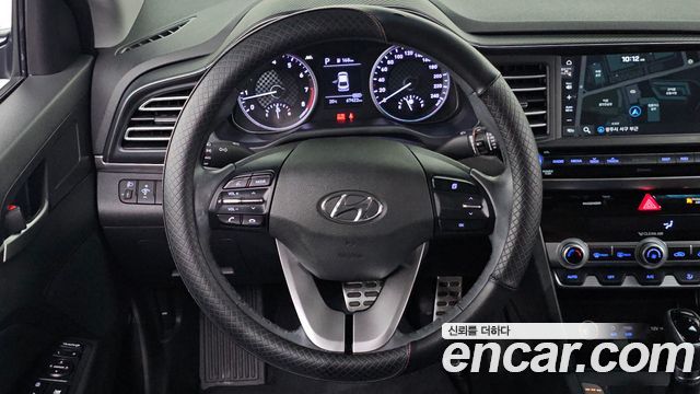 Hyundai AVANTE 2020 — photo 13