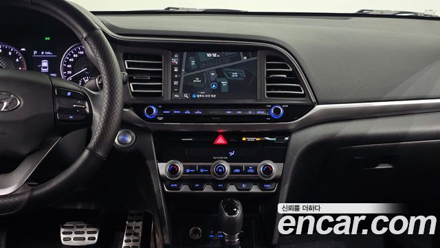 Hyundai AVANTE 2020 — photo 14