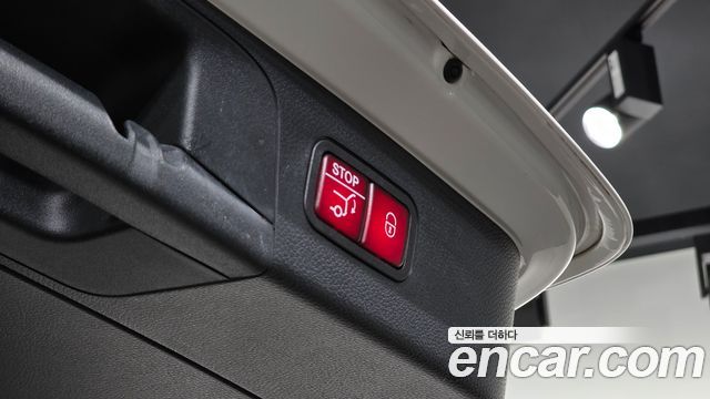 Mercedes-Benz GLC-Class 2022 — photo 20