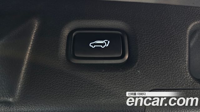 Hyundai Santafe 2019 — photo 32