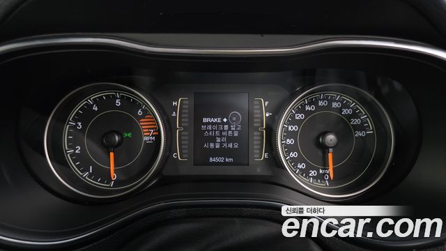 Jeep Cherokee 2019 — photo 11