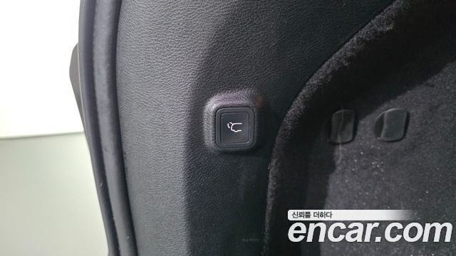 Jeep Cherokee 2019 — photo 28