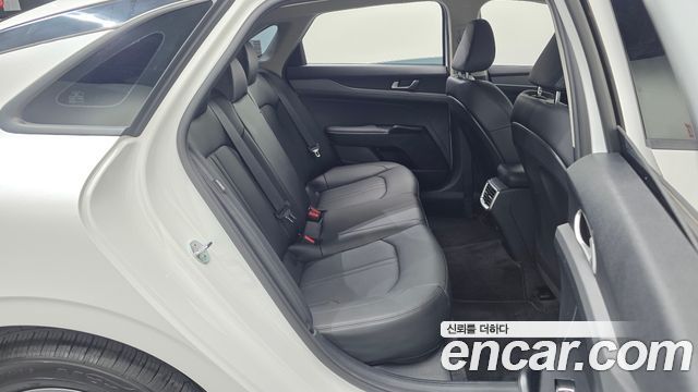 Kia K5 2024 — photo 18
