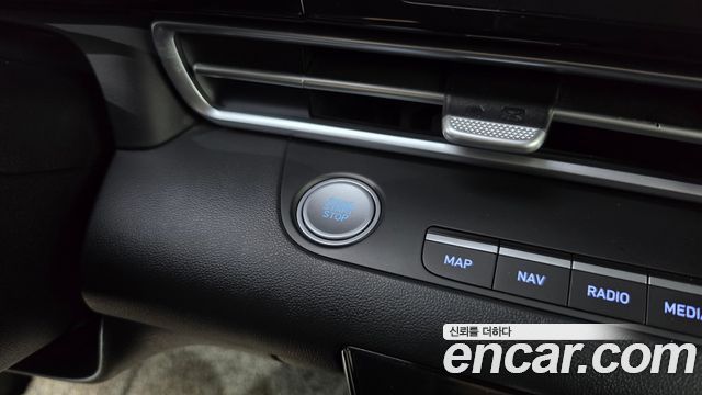 Hyundai AVANTE 2021 — photo 19