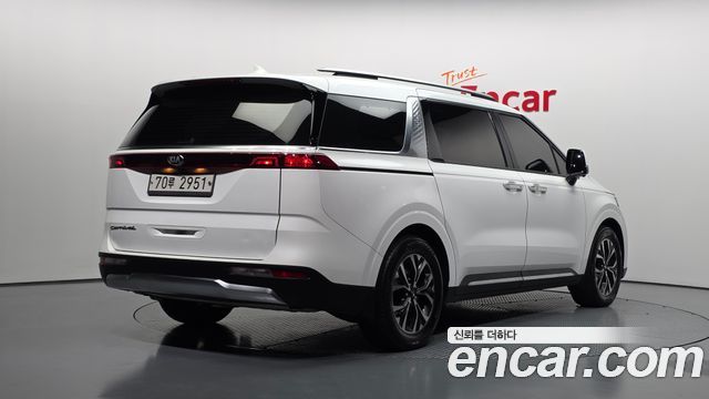 Kia Canival 2021 — photo 2