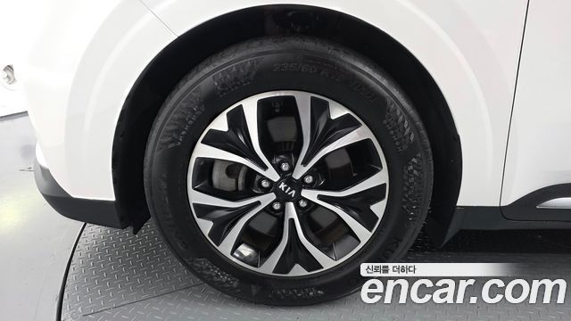 Kia Canival 2021 — photo 5