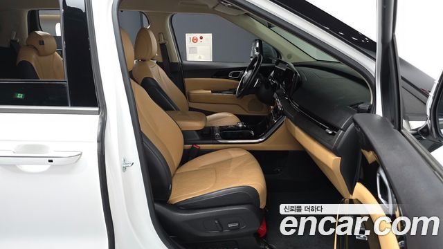 Kia Canival 2021 — photo 17