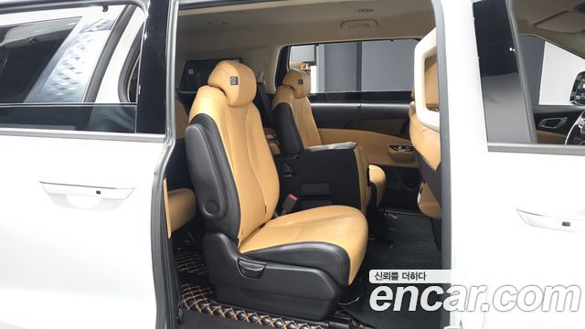 Kia Canival 2021 — photo 18