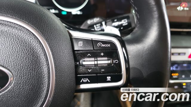 Kia Canival 2021 — photo 23