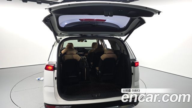 Kia Canival 2021 — photo 26