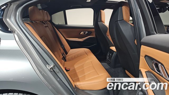 BMW 3-Series 2024 — photo 17