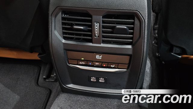 BMW 3-Series 2024 — photo 32