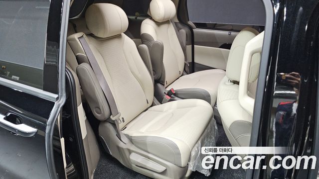 Kia Canival 2025 — photo 18