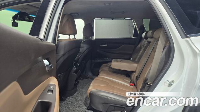 Hyundai Santafe 2019 — photo 18